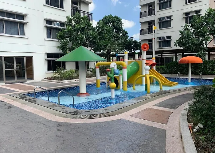 Designer Retreat In The Heart Of Cubao Apartment